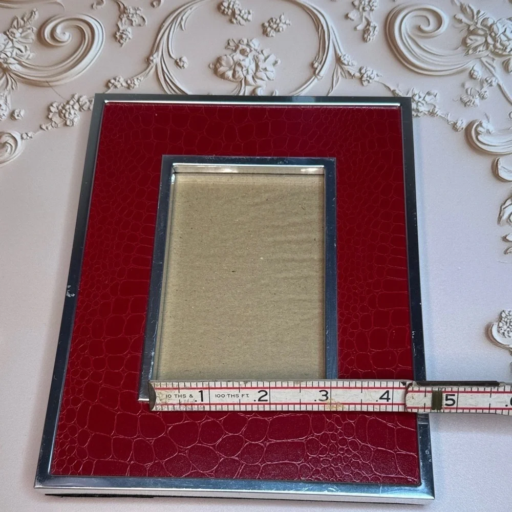 Vintage Faux Red Crocodile Pattern 3 x 5 Photo Frame